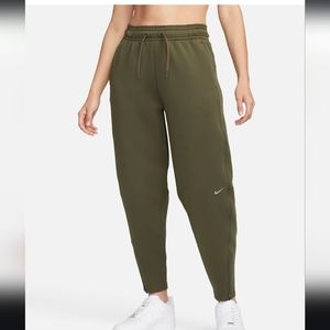 Nike Dri-FIT PrimaWomen's High-Waisted 7/8 Training Pants Small